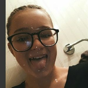 Meet your Posher, Heidi